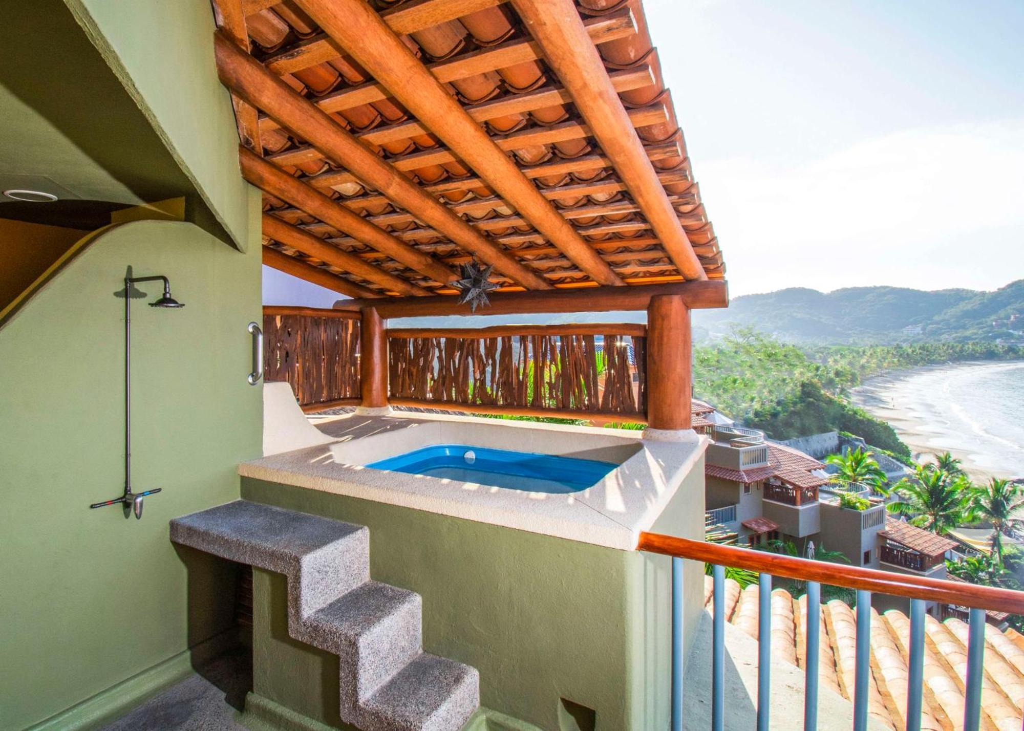 Hotel Hilton Grand Vacations Club Zihuatanejo Extérieur photo