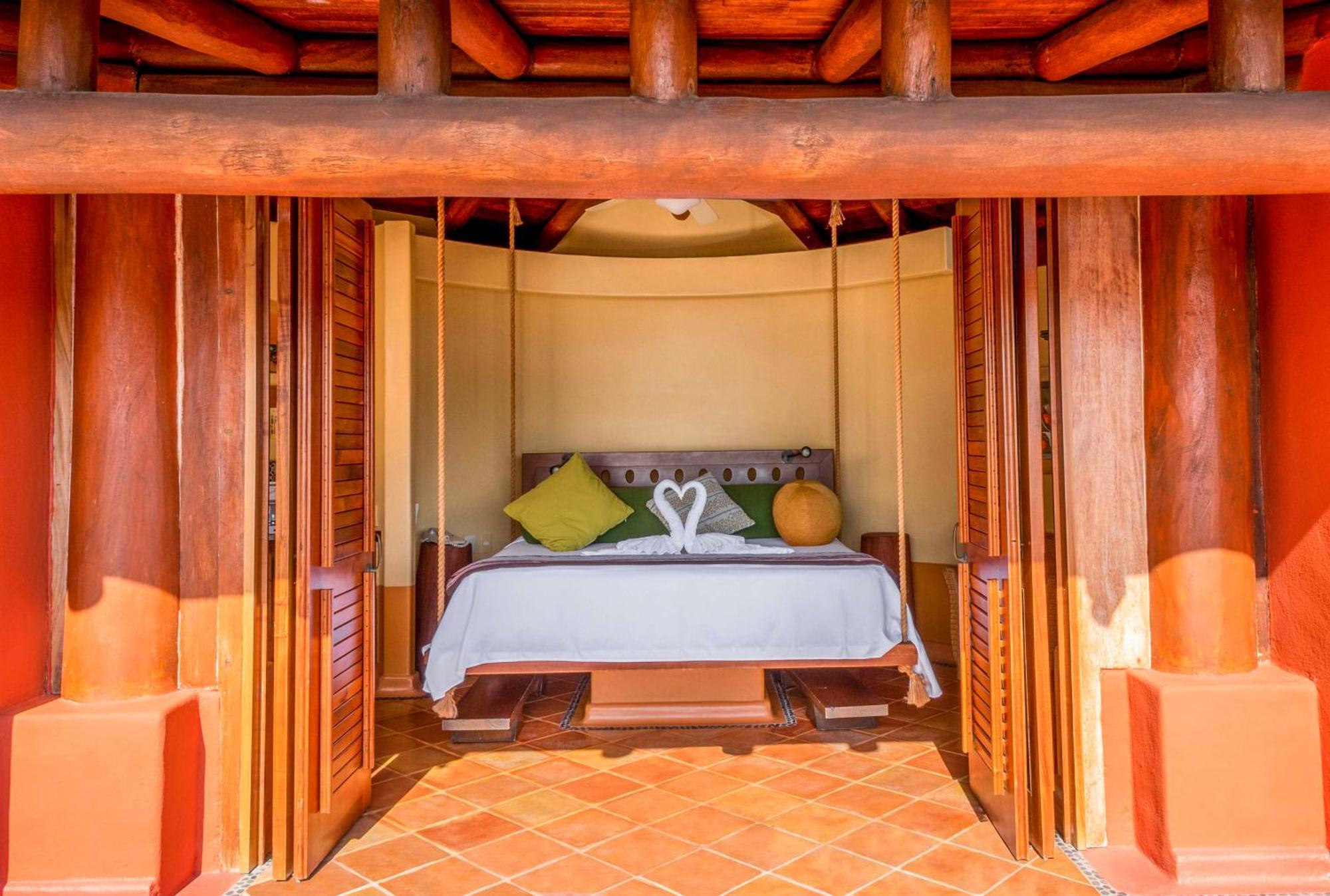 Hotel Hilton Grand Vacations Club Zihuatanejo Extérieur photo